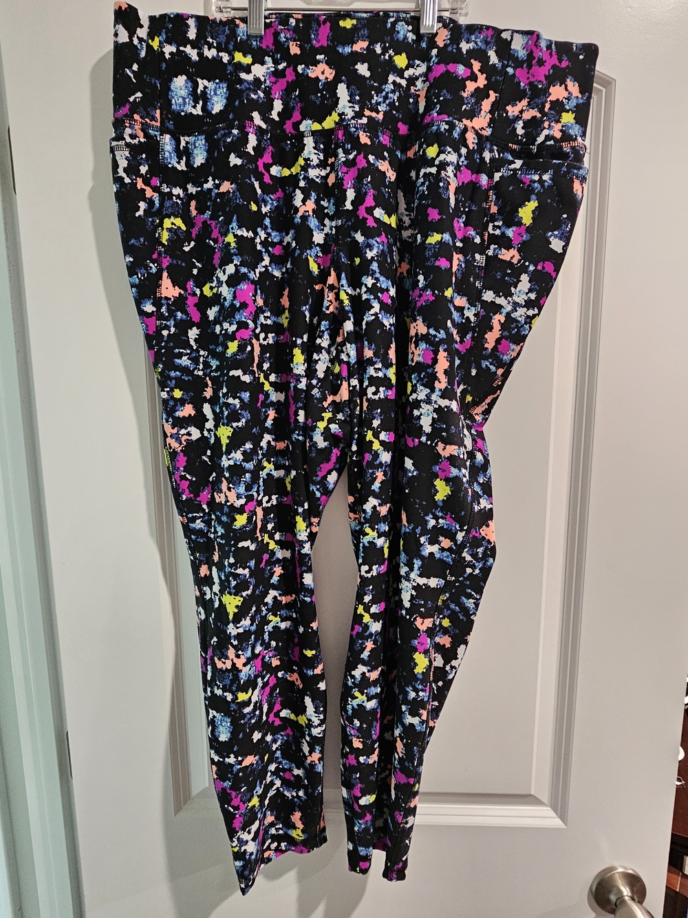 LIVI Black Multicolor Splatter Print Leggings